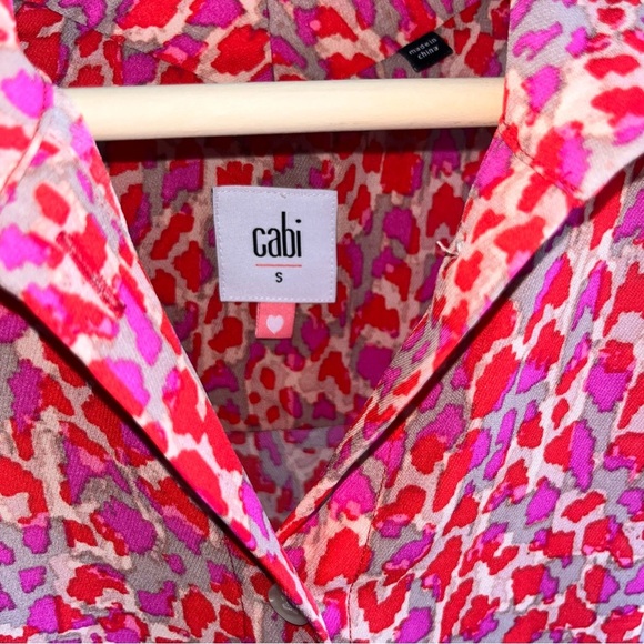 Cabi #3270 Heartbreaker Sleeveless Collared Abstract Animal Print Button Down - Picture 6 of 6